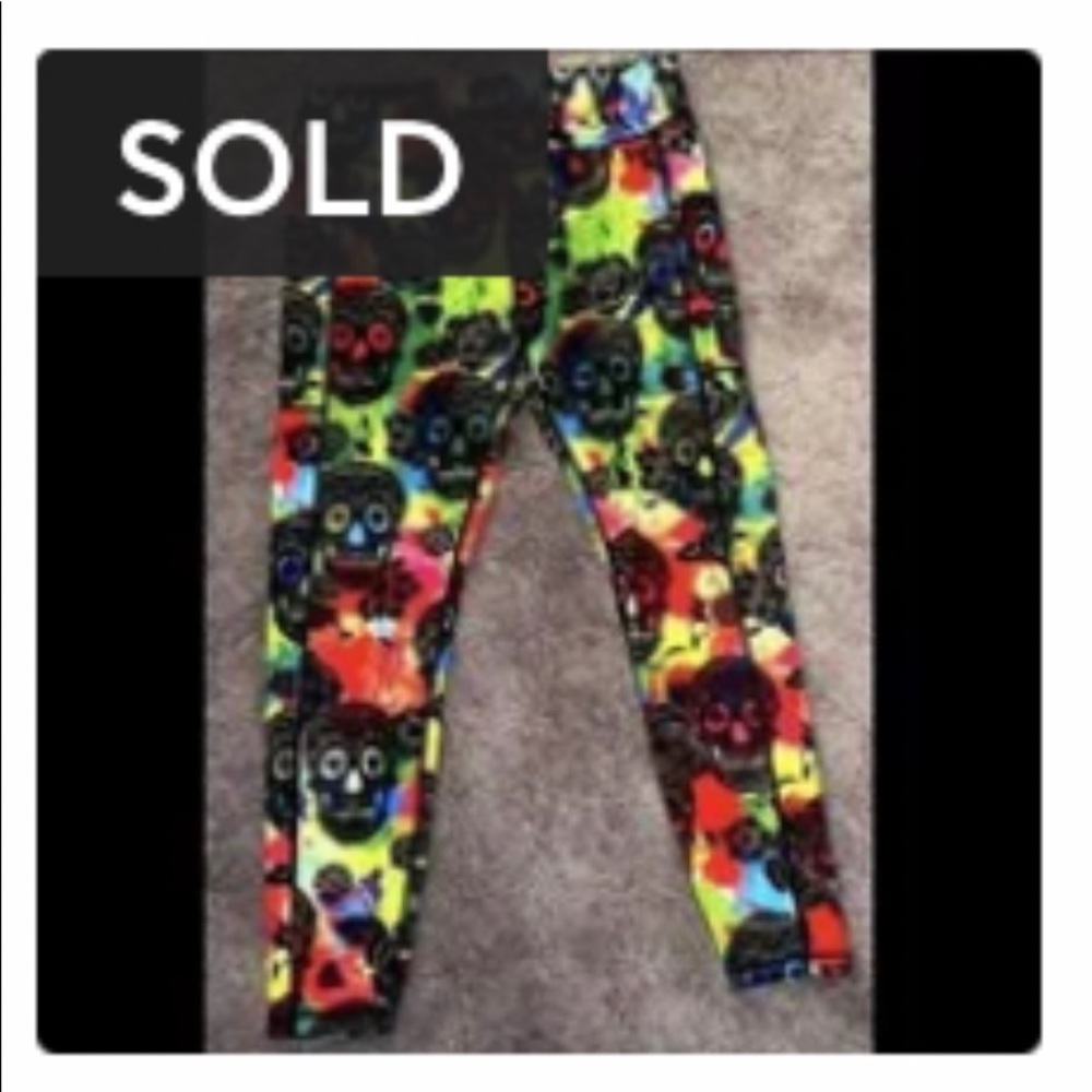 CVG Constantly Varied Gear Tie Dye Skull Capri Leggings SZ L